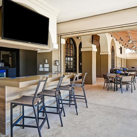 Embassy Suites Greenville Golf Resort & Conference Center Екстериор снимка