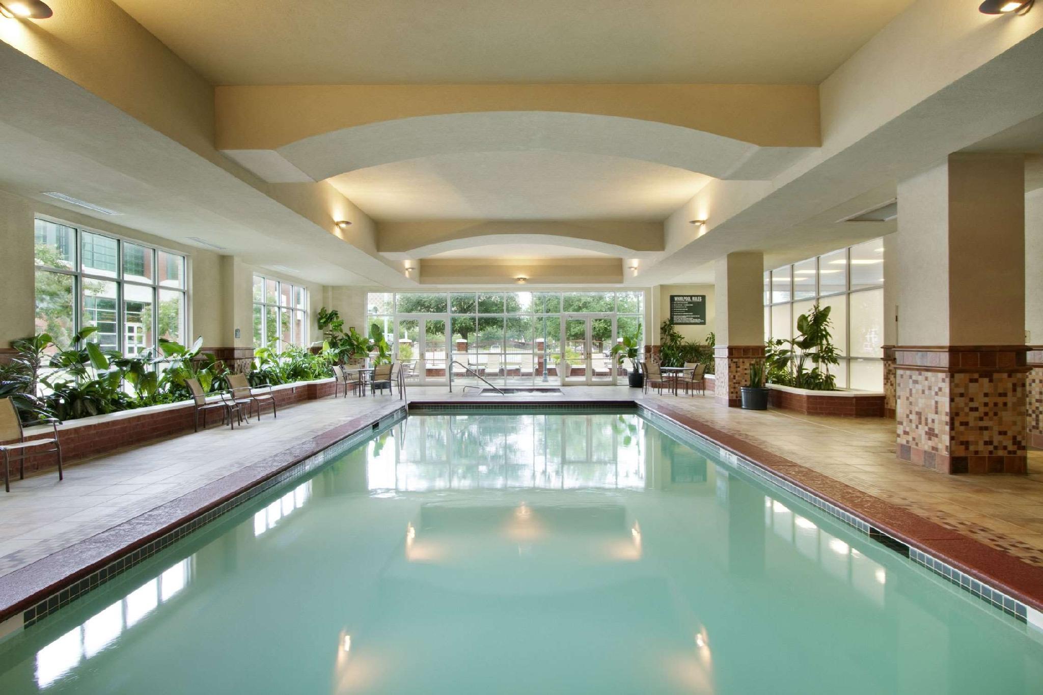 Embassy Suites Greenville Golf Resort & Conference Center Екстериор снимка