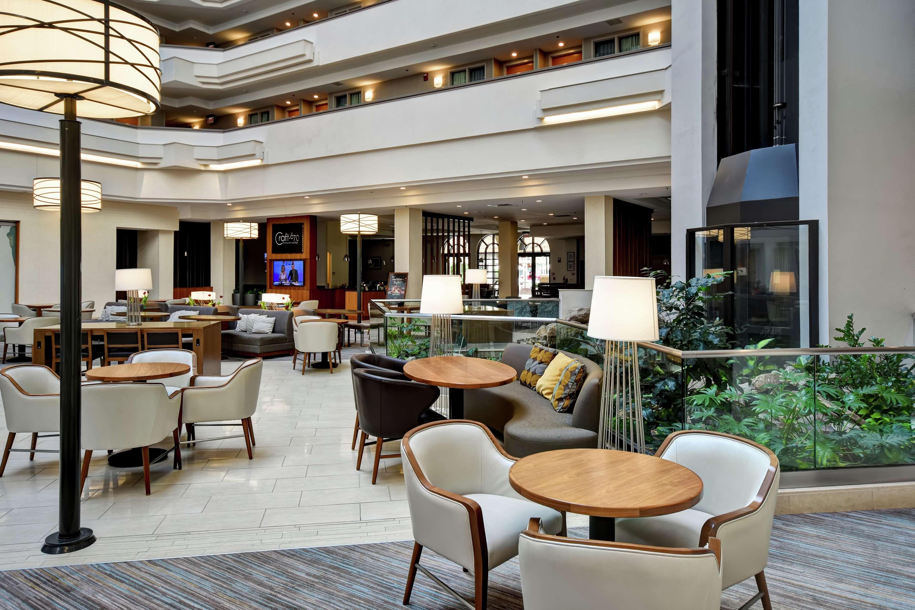 Embassy Suites Greenville Golf Resort & Conference Center Екстериор снимка