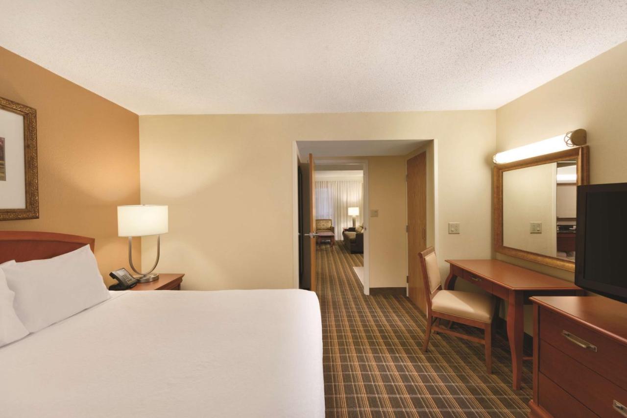 Embassy Suites Greenville Golf Resort & Conference Center Екстериор снимка
