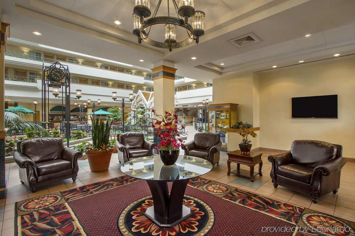 Embassy Suites Greenville Golf Resort & Conference Center Интериор снимка