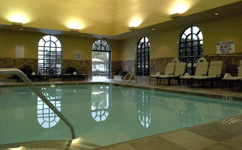 Embassy Suites Greenville Golf Resort & Conference Center Съоръжения снимка