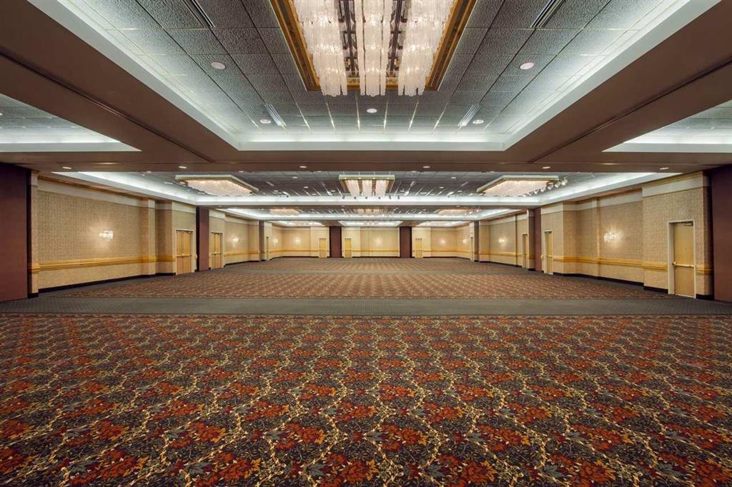 Embassy Suites Greenville Golf Resort & Conference Center Съоръжения снимка