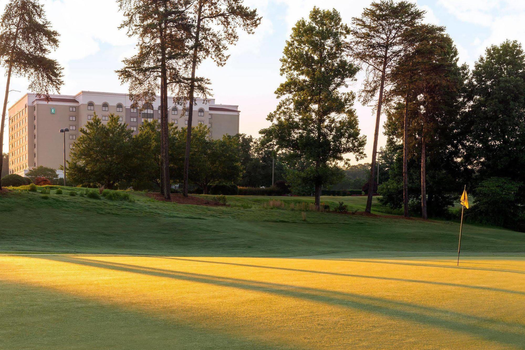Embassy Suites Greenville Golf Resort & Conference Center Екстериор снимка