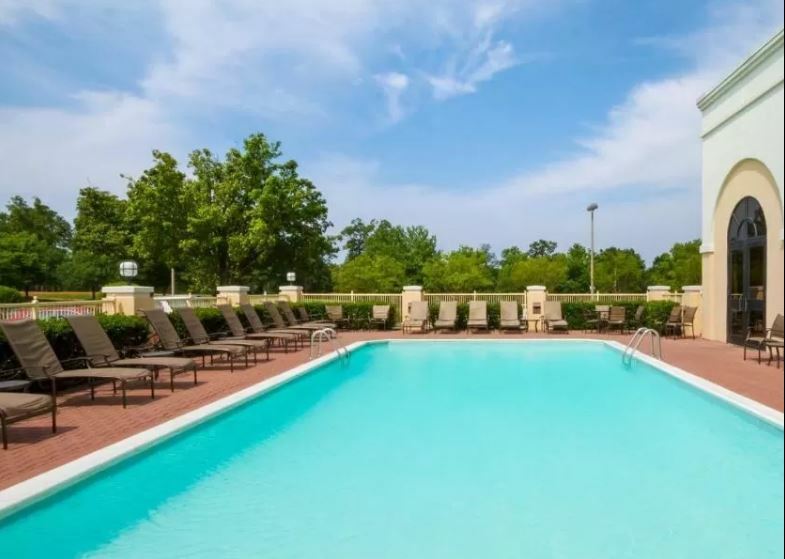 Embassy Suites Greenville Golf Resort & Conference Center Екстериор снимка